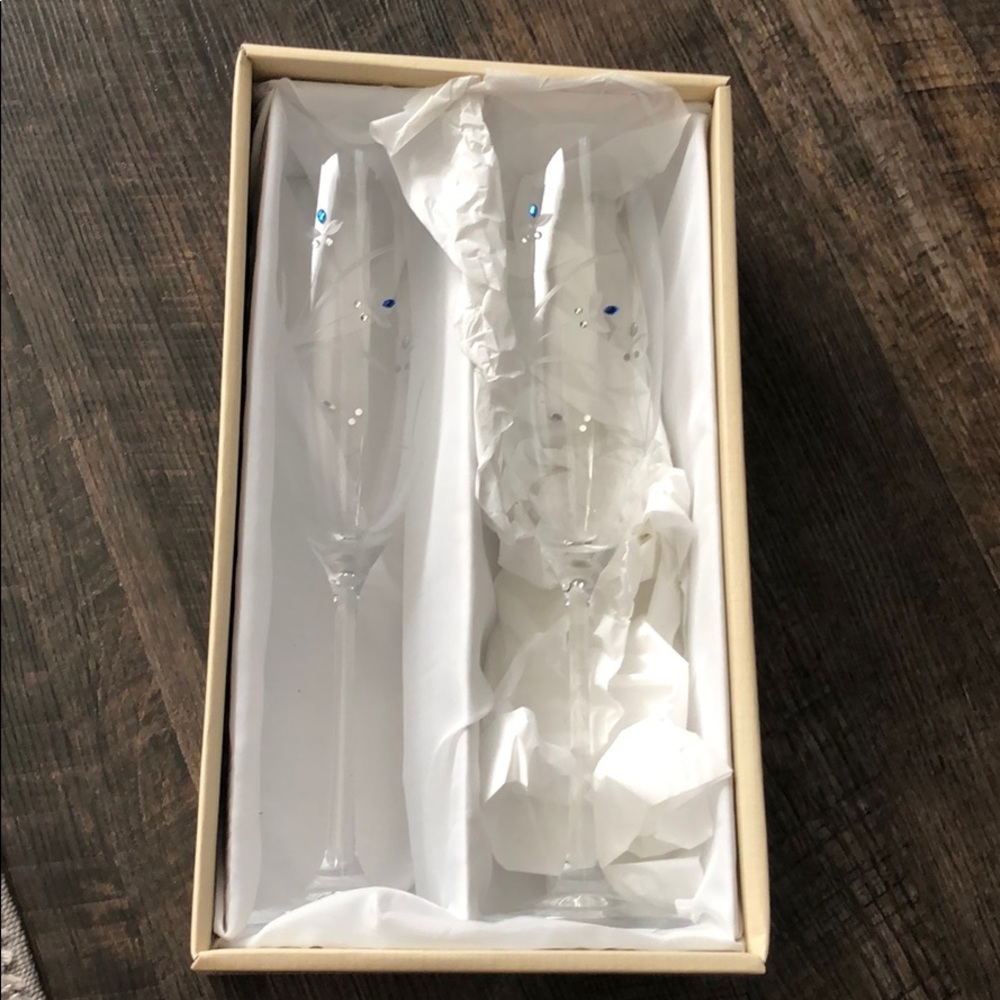 Oleg Cassini Toasting Flute. NWT.